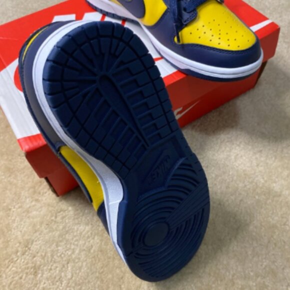 Dunks - Picture 2 of 3